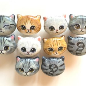 4126 Custom Hand Painted Ceramic 42mm Kitten Face Knob